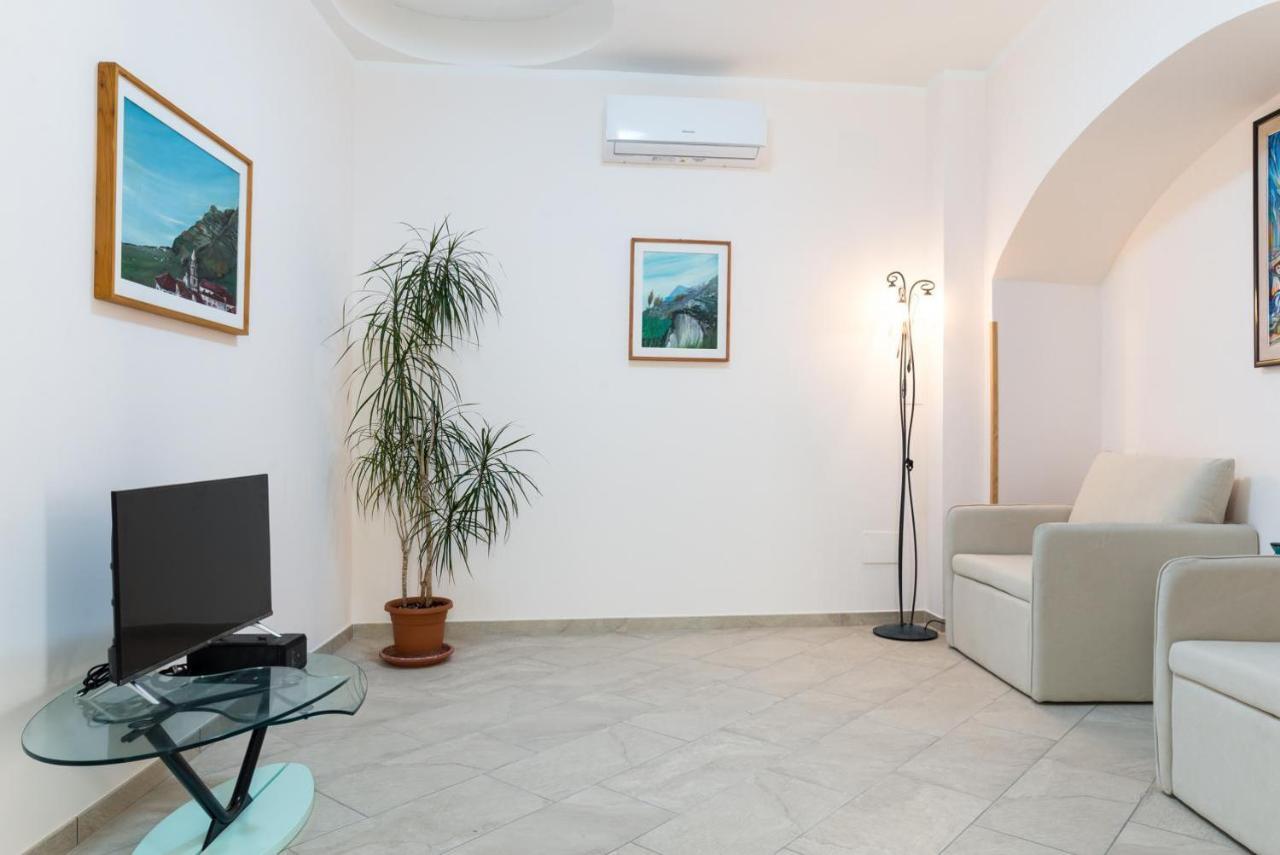 Casa Vacanza Rosy Di Guida Rosy Giungano المظهر الخارجي الصورة
